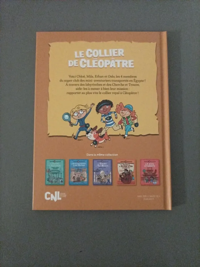 Livre Le collier de Cléopâtre - photo numéro 2