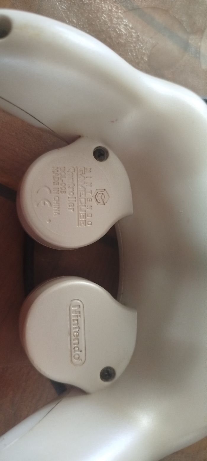 Manette Nintendo GameCube blanche - photo numéro 8