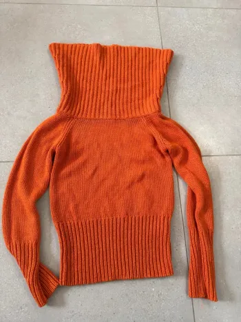 Pull orange Clockhouse, très bon état, taille 40