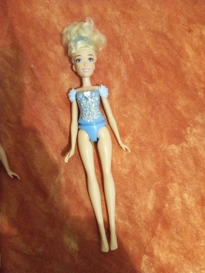 Lot de 2 poupées Hasbro, Jasmine et Cendrillon - photo numéro 2