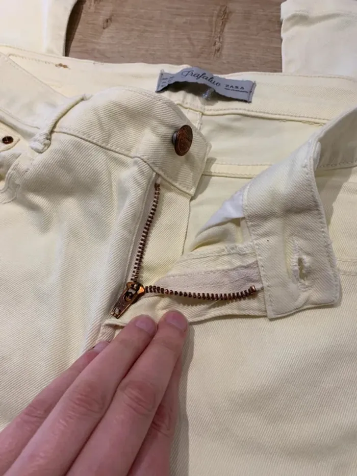 Jean jaune Zara - Taille 36 - photo numéro 5