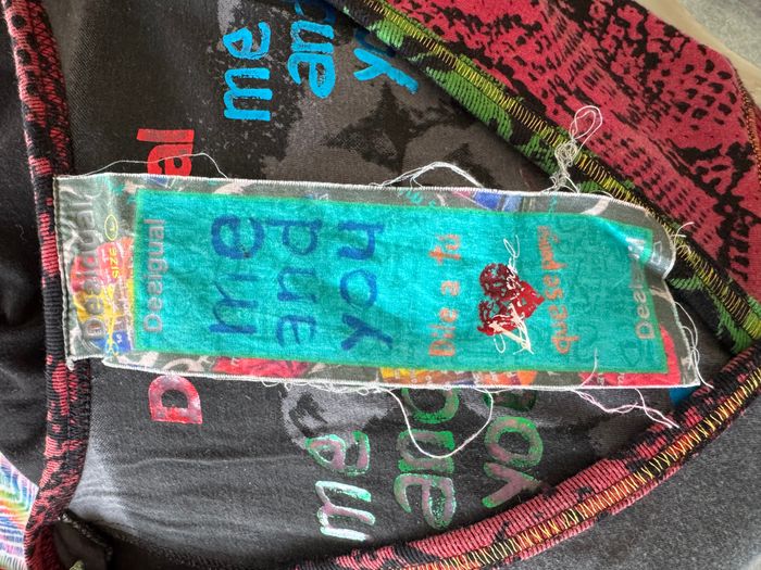 T Shirt Desigual noir et multicolore avec broderies fleuries - photo numéro 6