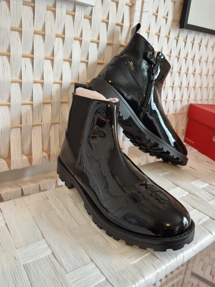 💕Jolie Bottines en cuir noires vernies Kickers groofit fille P38 💕 - photo numéro 3