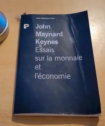Essais sur la monnaie et l économie