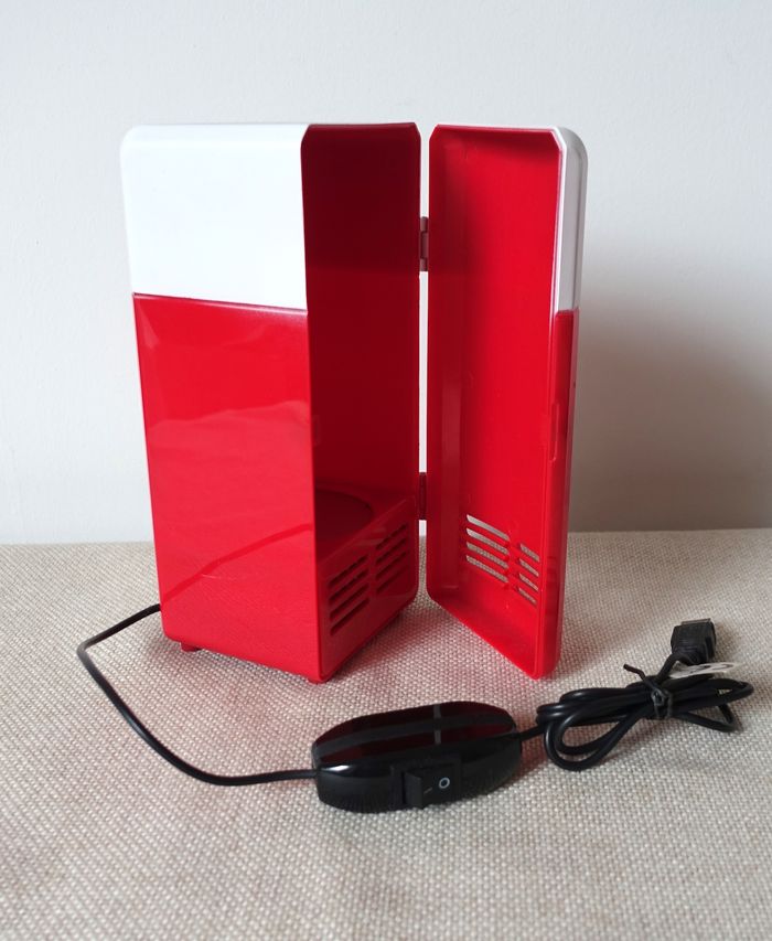 Mini frigo vintage année 2007 - Branchement USB avec interrupteur - Testé - Fonctionnel - photo numéro 3