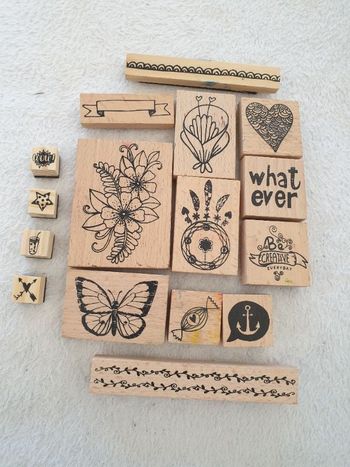 Ensemble de 16 tampons assortis