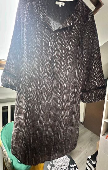Lot 4 robes 