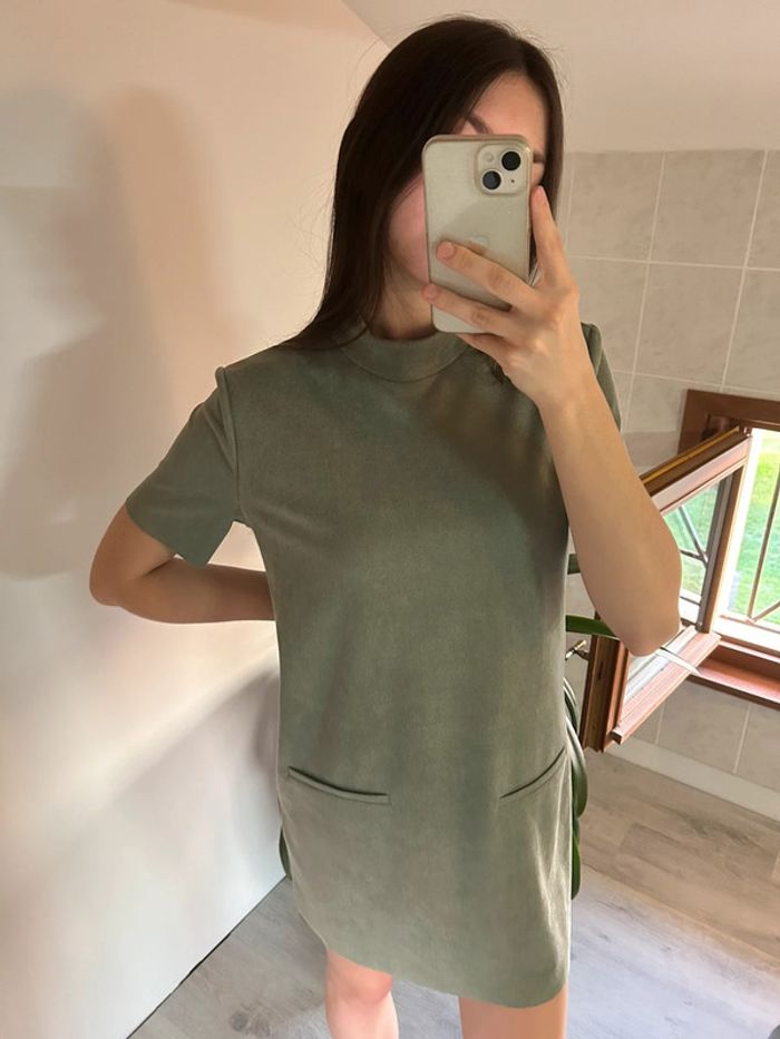 Robe manches courtes col montant douce verte Zara - photo numéro 4