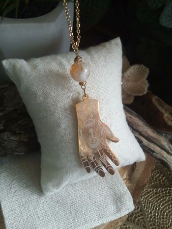 Collier protection main  et pierre de citrine naturelle 💛.