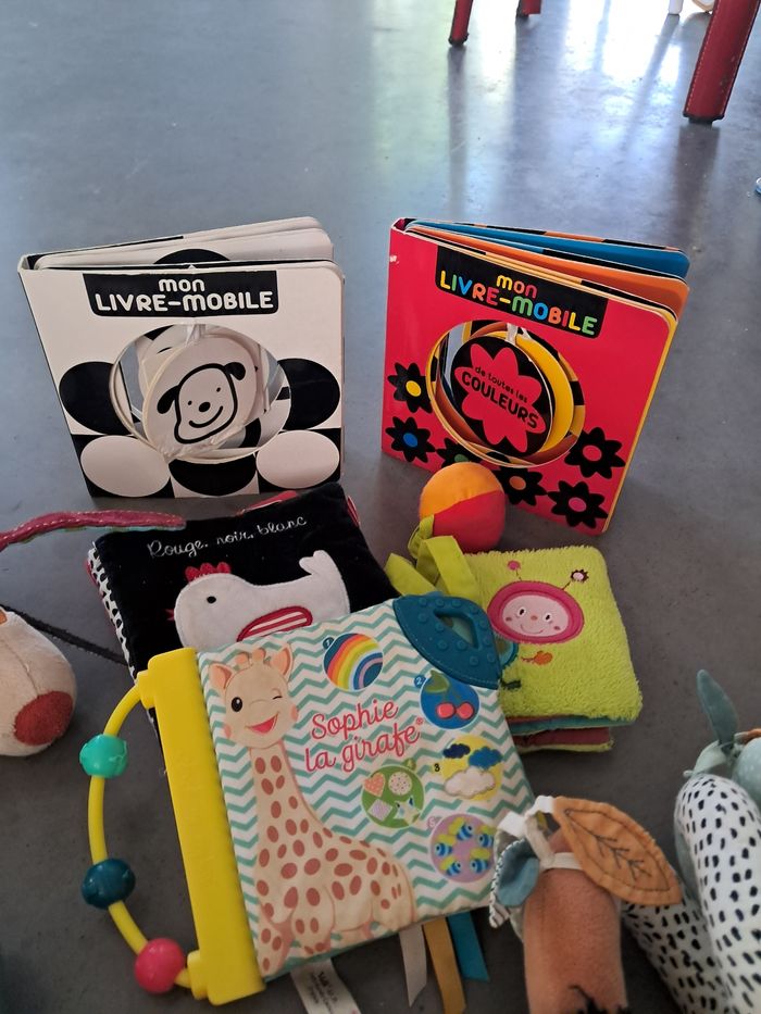 Lot jouets bébé - photo numéro 5