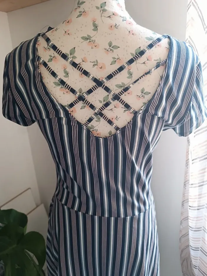 🎀 magnifique robe bleu à rayures dos ouvert taille xl c&a 🎀 - photo numéro 3