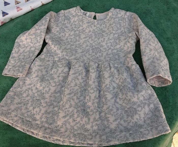 Robe ZAra Babygirl taile 9/ 12 mois