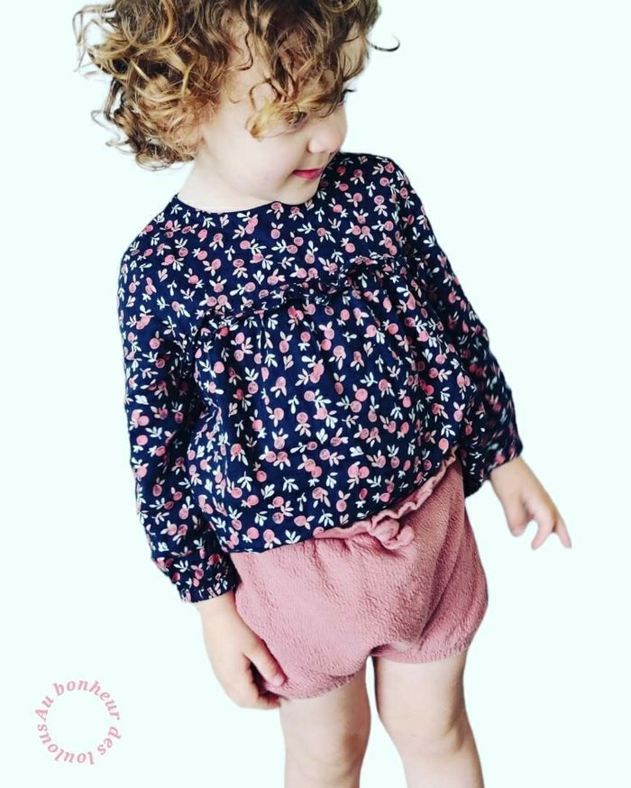 23 24 mois 2 ans ensemble blouse tape a l oeil et short kiabi