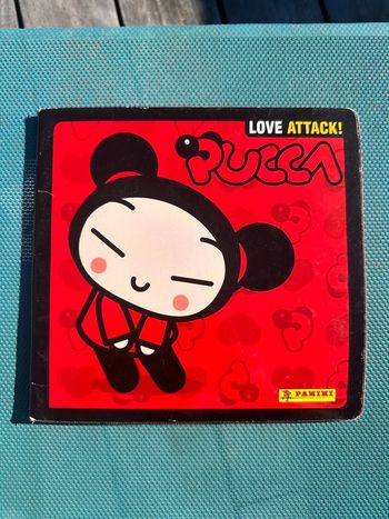 Album Panini non complet (40% ok) Poupée Pucca Love attack amour rouge noir