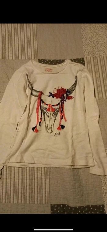 Tee shirt manches longues La compagnie des petits taille 8 ans très bon état.