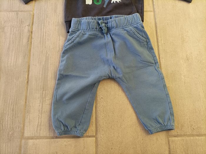 Lot n°240 Ensemble jogging Baby Club 12 mois - photo numéro 4