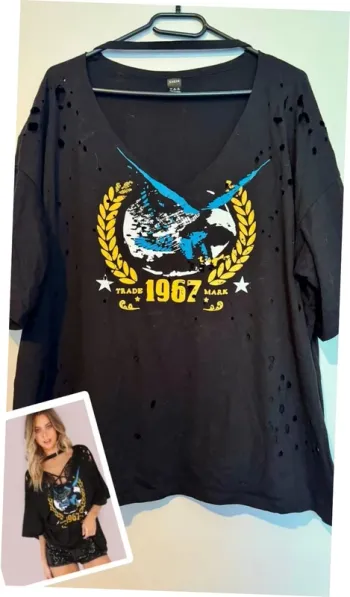 T-shirt à trous