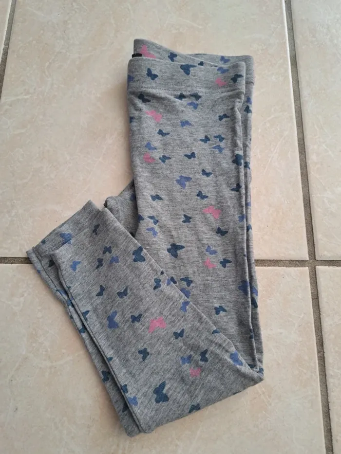 Legging gris motif papillons 5 ans 👧 In Extenso en TBE