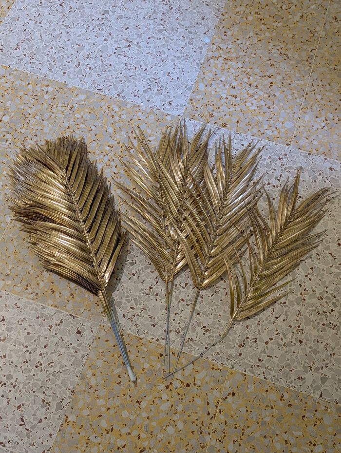 Lot de fausses feuilles dorées neuves