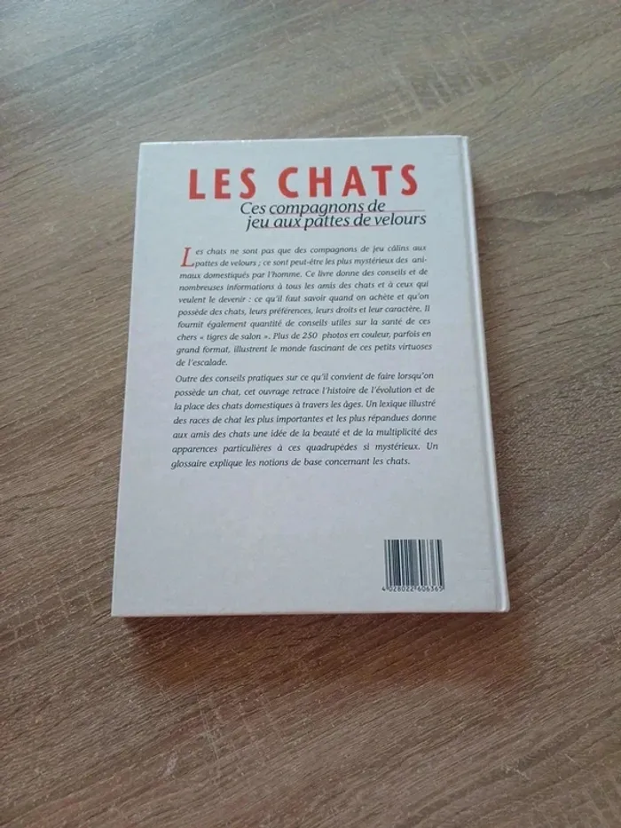 Livre " les chats , ces compagnons de jeu aux pattes de velours " - photo numéro 2