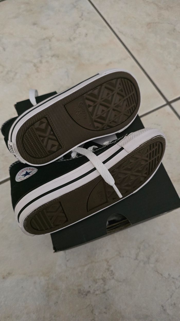 NEUVES  (non portées )🏷🤩😍🥰 converses pointure 24 mixtes🏷🤩😍🥰👌 - photo numéro 7