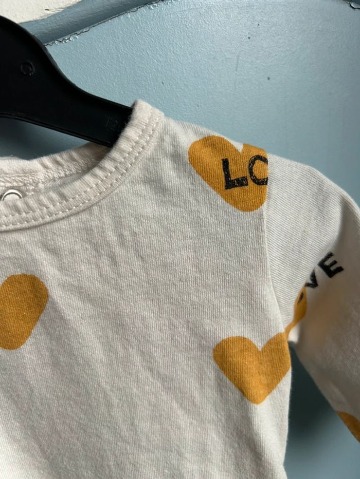 Pyjama , crème avec cœurs , kiabi ,  1 mois - photo numéro 3