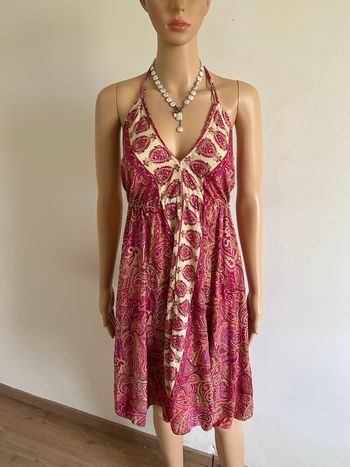 Robe rose en soie avec dos nu taille unique jamais portée 