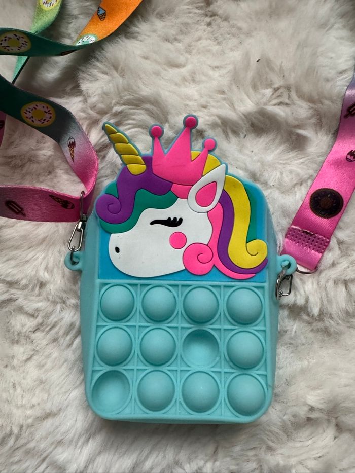 🪀 lot pop it - 2 sacs à mains petits+ une licorne + 1 pieuvre tournante - très bon état - photo numéro 2