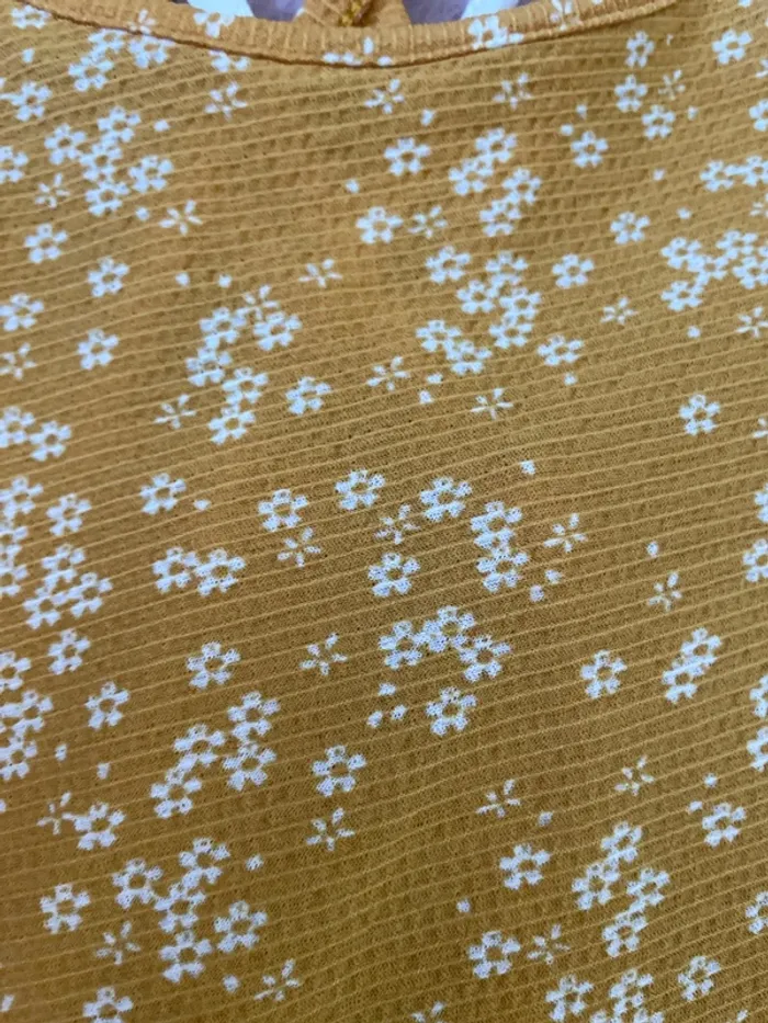 Robe jaune et blanche - photo numéro 2