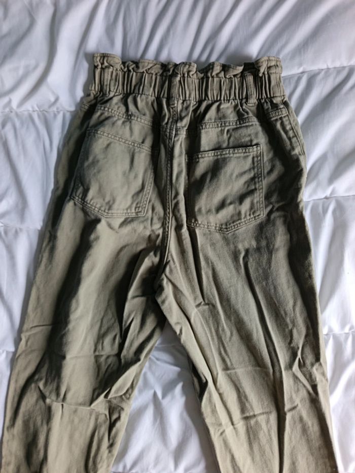 Pantalon femme taille 40 H et M couleur kaki très bonne - photo numéro 11