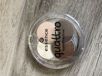 Fard à paupières, essence