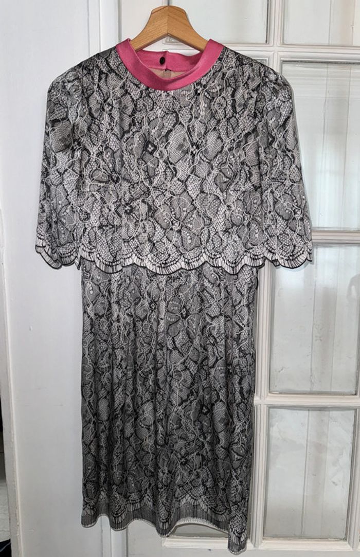 Robe en soie Paule ka  Taille 36 Valeur 750 euros  Très peu portée