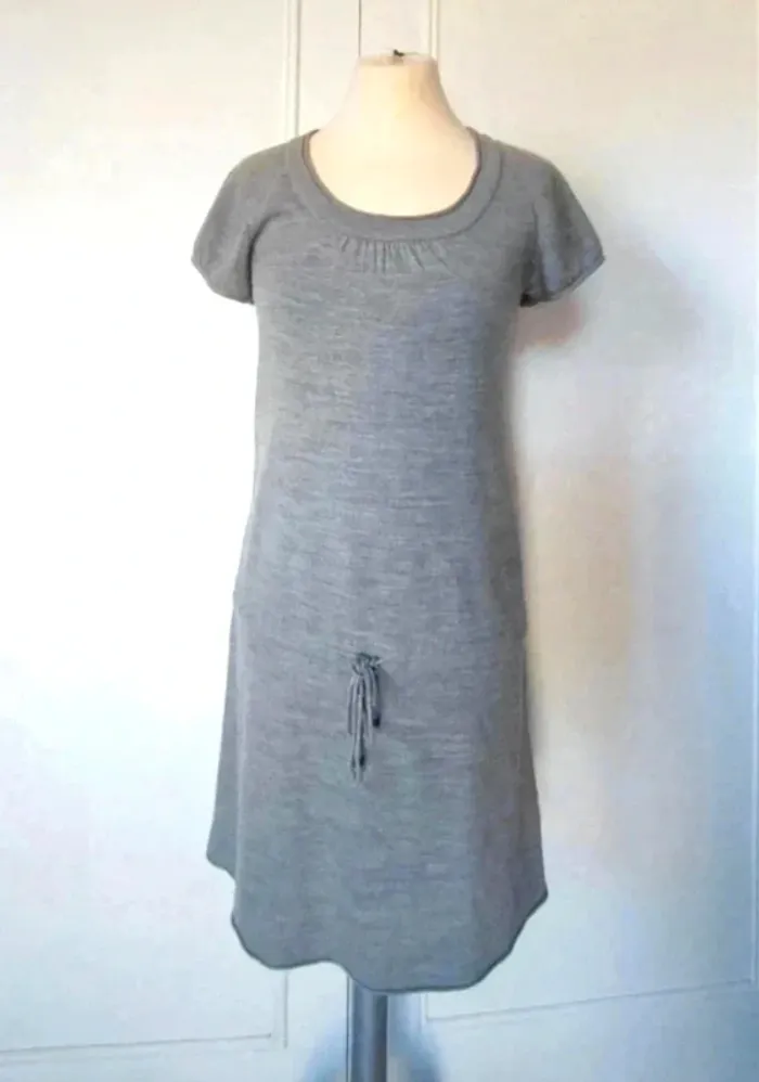 🔸Robe femme manches courtes grise Etam t m 38 état impeccable