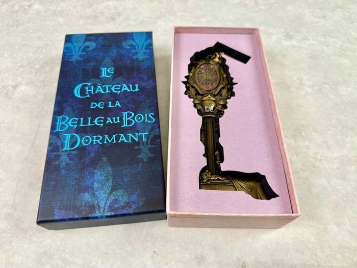 Clé Jumbo Disneyland Paris - édition Limitée - château de la Belle au bois dormant