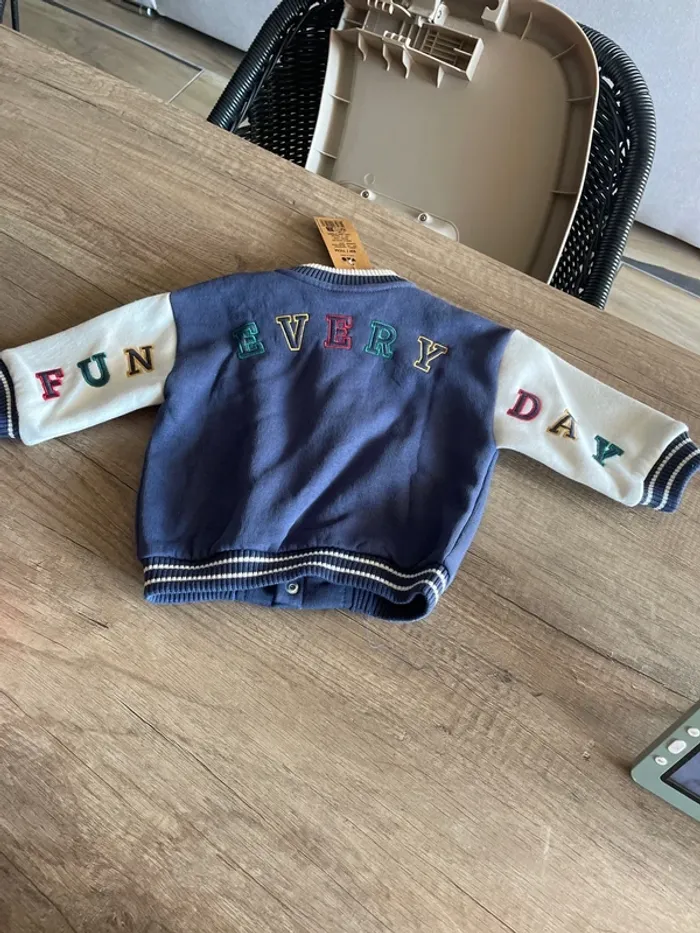 Veste neuve - photo numéro 2