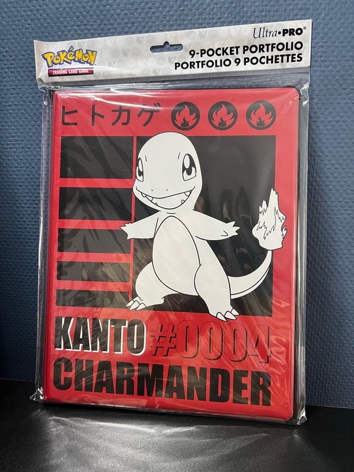 Classeur 180 emplacements Salamèche - Ultra Pro