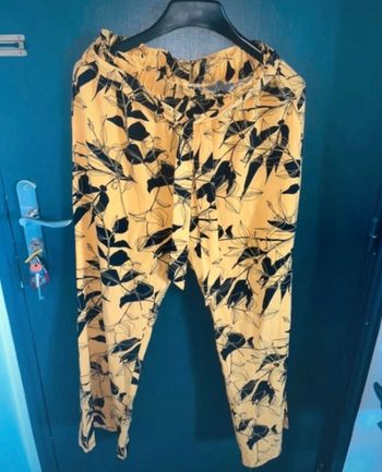 Pantalon fluide fleuri