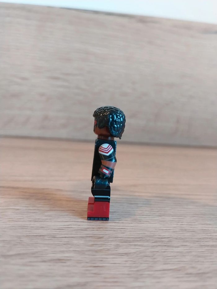 Figurine type lego Faucon Marvel - photo numéro 2