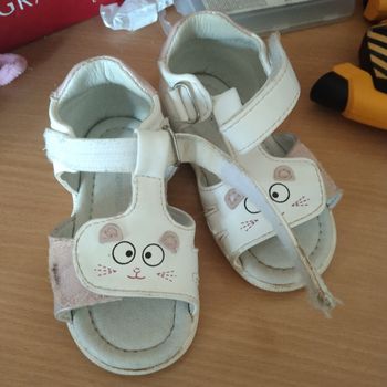Chaussures fille taille 20