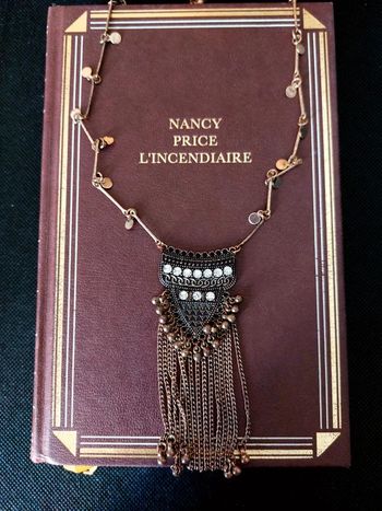 Magnifique collier sautoir avec pendentif style bohème ethnique.