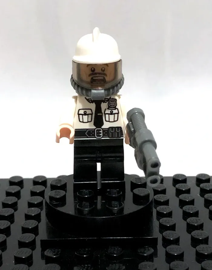 The LEGO Batman Movie - Security guard, fire helmet