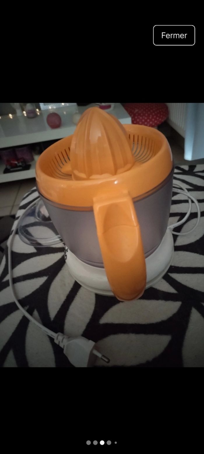 Presse agrumes en très bon état - photo numéro 2