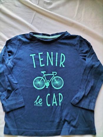 Haut manches longues taille 4 ans