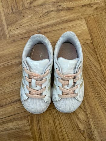 Basket Adidas taille 23