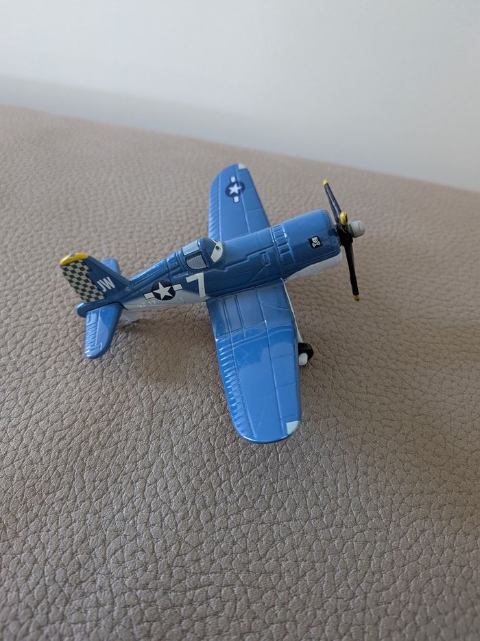 Avion Disney Pixar - photo numéro 2