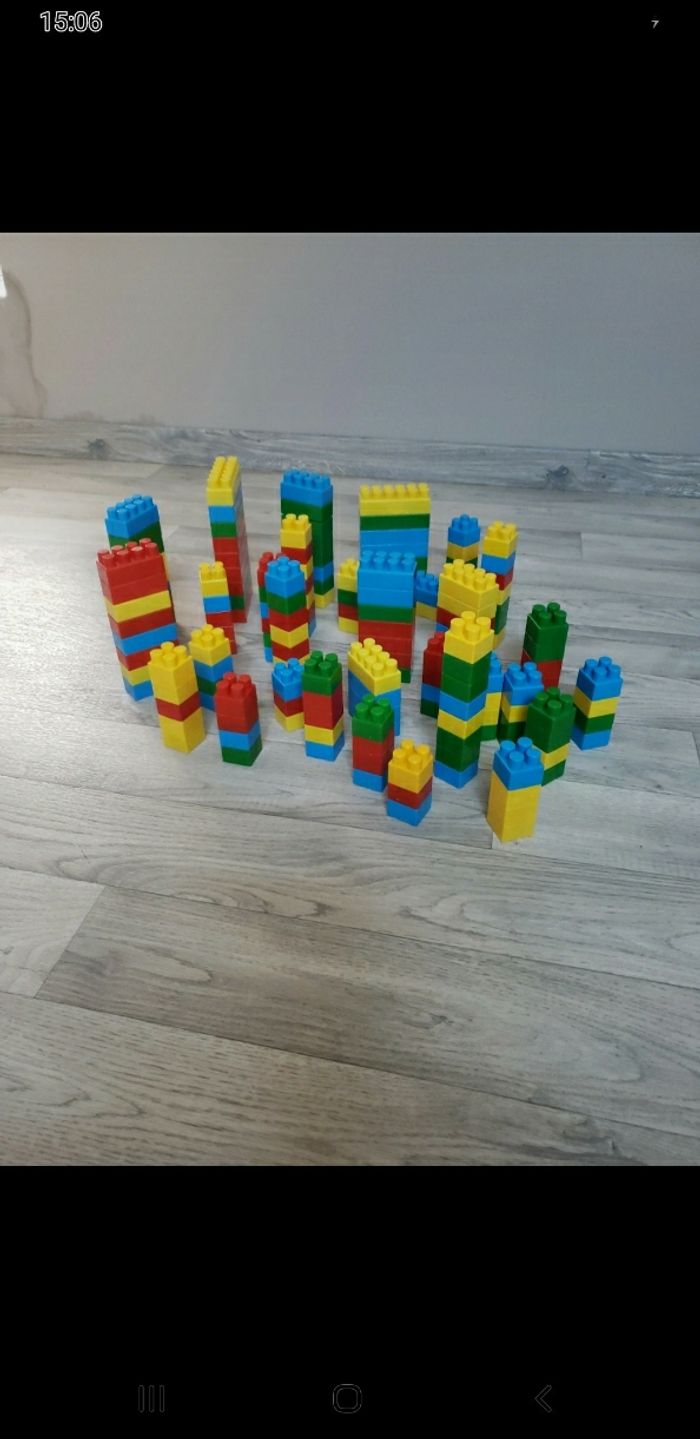 Lot briques a empiler