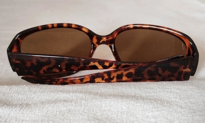 Lunettes de soleil fantaisie - photo numéro 2