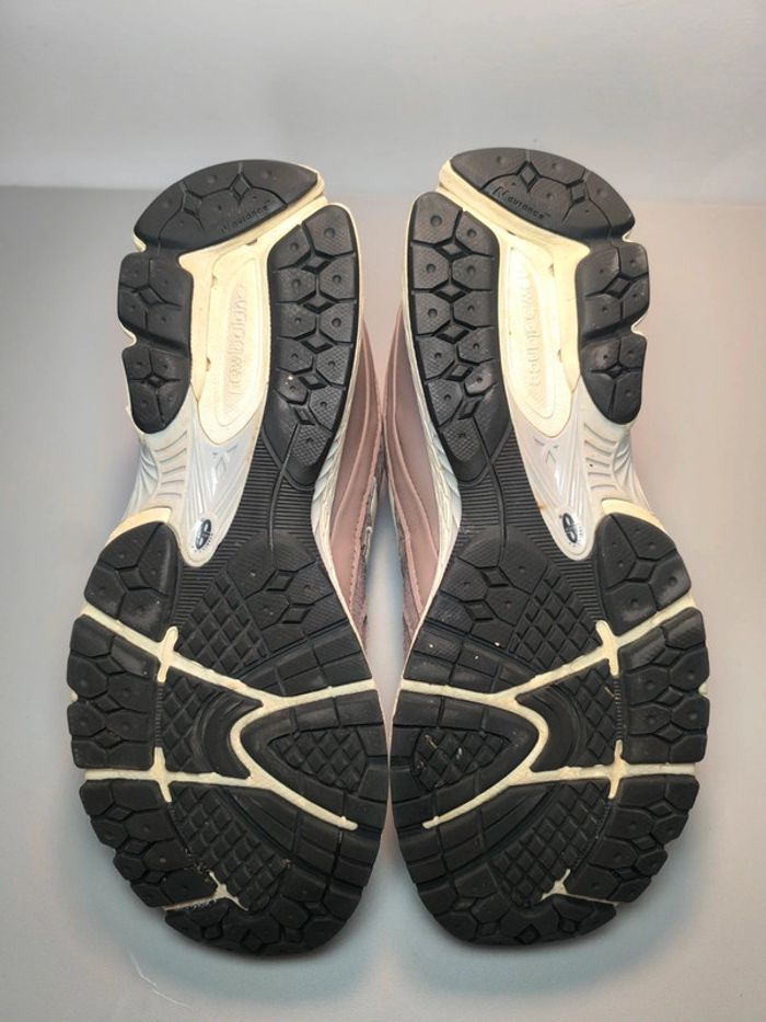 Baskets New Balance 2002r latte daim et cuir marron pointure 42.5 - photo numéro 8