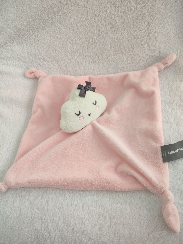 Doudou nuage rose plat orchestra