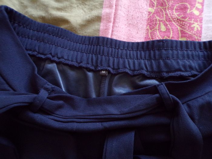Pantalon fin marine taille M - photo numéro 2